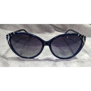 Vera Bradley Marjorie Ikat Island Blue And White Cateye Sunglasses